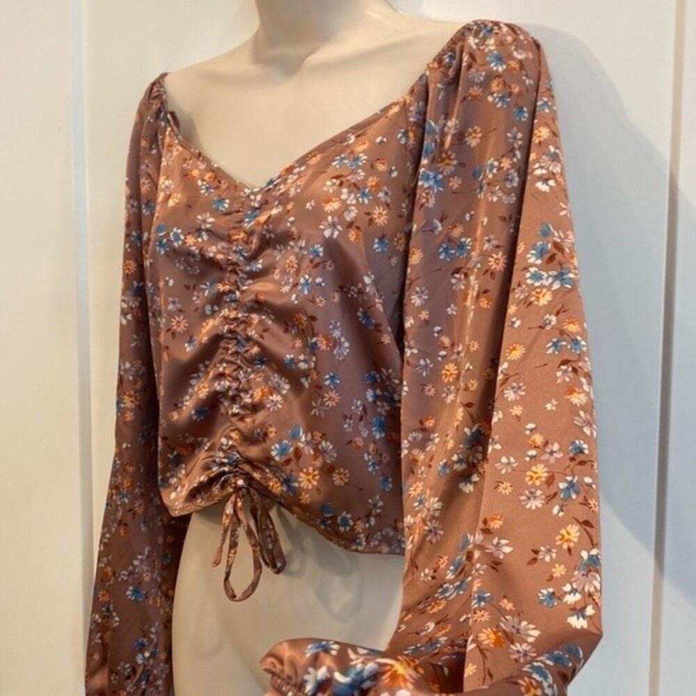 NWT Hippie Rose, Mocha floral adjustable satin woven top. Size XL - Picture 9 of 16